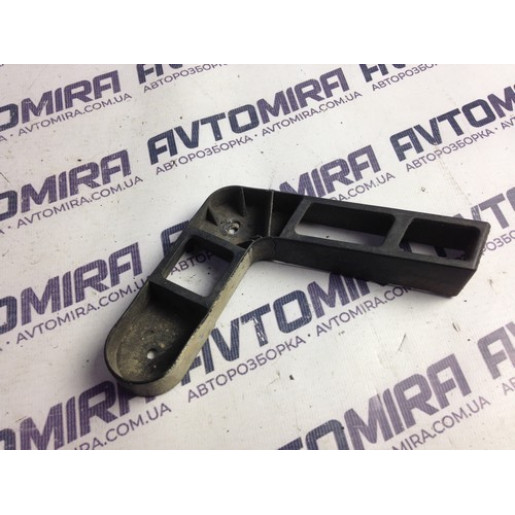Кронштейн губи заднього бампера правий універсал Opel Insignia 2008-2013 13283263